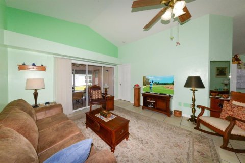 House in Port Charlotte, Florida 3 bedrooms, 128.21 sq.m. № 2226039 - photo 16