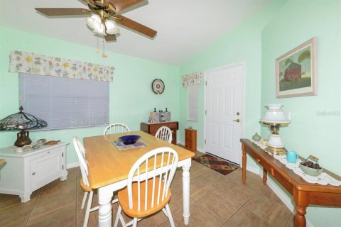 House in Port Charlotte, Florida 3 bedrooms, 128.21 sq.m. № 2226039 - photo 5