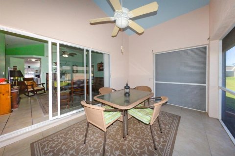 House in Port Charlotte, Florida 3 bedrooms, 128.21 sq.m. № 2226039 - photo 19