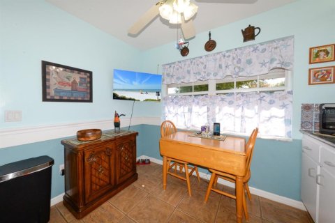 House in Port Charlotte, Florida 3 bedrooms, 128.21 sq.m. № 2226039 - photo 12