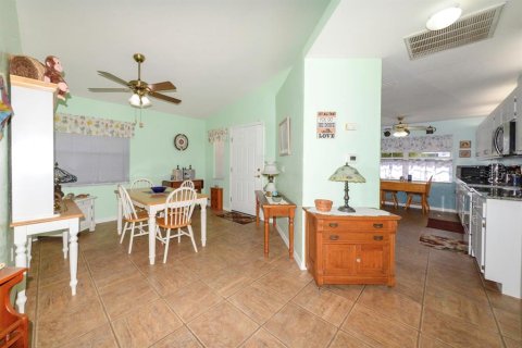 House in Port Charlotte, Florida 3 bedrooms, 128.21 sq.m. № 2226039 - photo 7