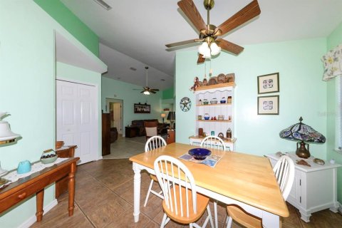 House in Port Charlotte, Florida 3 bedrooms, 128.21 sq.m. № 2226039 - photo 6