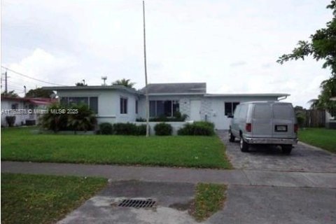 Дом в Майами, Флорида 4 спальни, 192.31м2 № 2038157