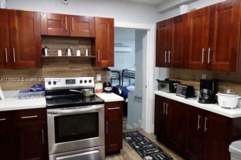 Casa en venta en Miami, Florida, 4 dormitorios, 192.31 m2 № 2038157 - foto 6