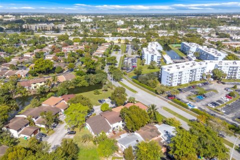 Villa ou maison à vendre à Sunrise, Floride: 3 chambres, 145.86 m2 № 1974619 - photo 25