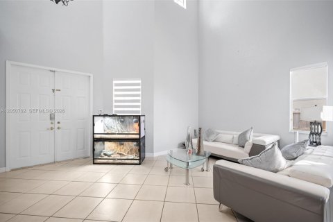 Villa ou maison à vendre à Miami, Floride: 4 chambres, 234.86 m2 № 2173335 - photo 4