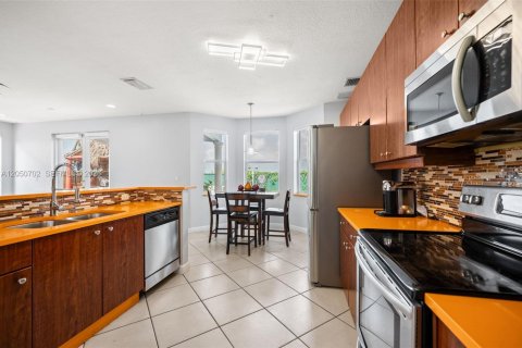 Villa ou maison à vendre à Miami, Floride: 4 chambres, 234.86 m2 № 2173335 - photo 9