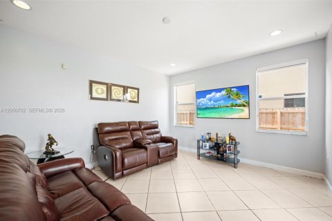 Villa ou maison à vendre à Miami, Floride: 4 chambres, 234.86 m2 № 2173335 - photo 13