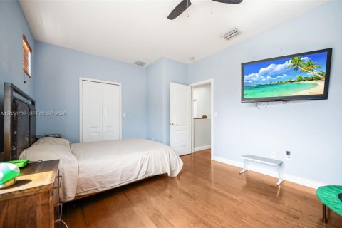 Villa ou maison à vendre à Miami, Floride: 4 chambres, 234.86 m2 № 2173335 - photo 19