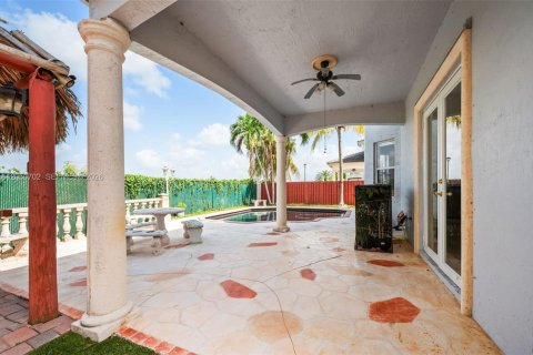 Villa ou maison à vendre à Miami, Floride: 4 chambres, 234.86 m2 № 2173335 - photo 27
