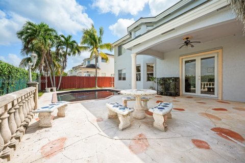 Villa ou maison à vendre à Miami, Floride: 4 chambres, 234.86 m2 № 2173335 - photo 28