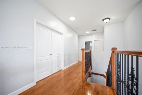 Villa ou maison à vendre à Miami, Floride: 4 chambres, 234.86 m2 № 2173335 - photo 14