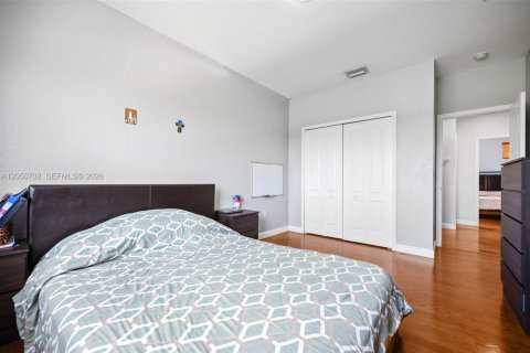 Villa ou maison à vendre à Miami, Floride: 4 chambres, 234.86 m2 № 2173335 - photo 21