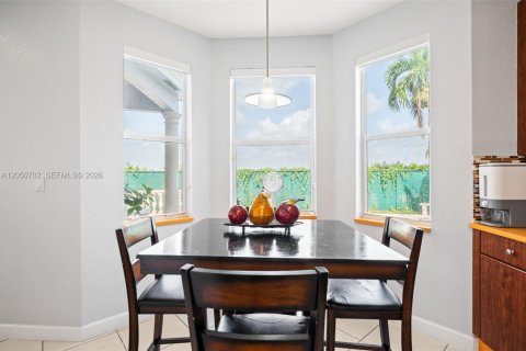 Villa ou maison à vendre à Miami, Floride: 4 chambres, 234.86 m2 № 2173335 - photo 8
