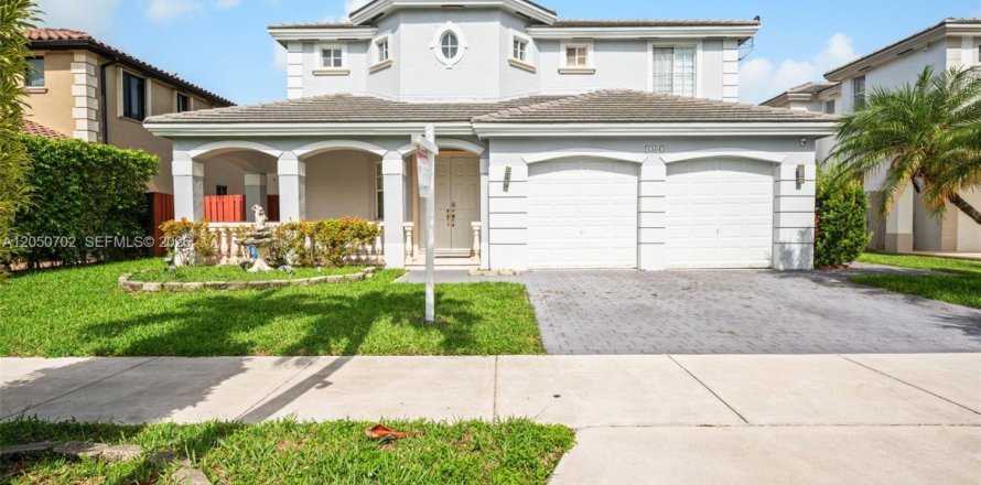 Villa ou maison à Miami, Floride 4 chambres, 234.86 m2 № 2173335