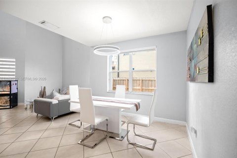Villa ou maison à vendre à Miami, Floride: 4 chambres, 234.86 m2 № 2173335 - photo 6