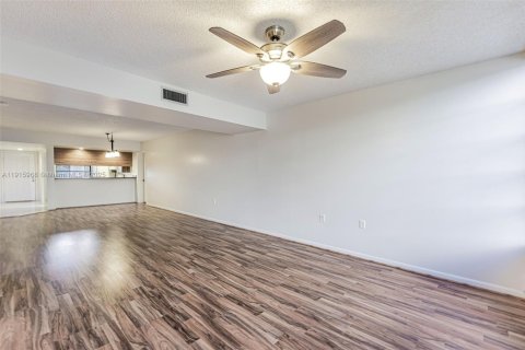 Condominio en venta en Davie, Florida, 2 dormitorios, 128.67 m2 № 1971993 - foto 7