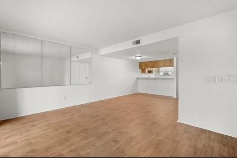 Townhouse in Seminole, Florida 2 bedrooms, 94.3 sq.m. № 1607948 - photo 9