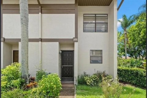 Townhouse in Seminole, Florida 2 bedrooms, 94.3 sq.m. № 1607948 - photo 1