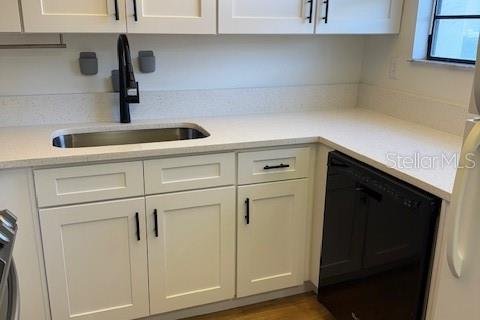 Townhouse in Seminole, Florida 2 bedrooms, 94.3 sq.m. № 1607948 - photo 4