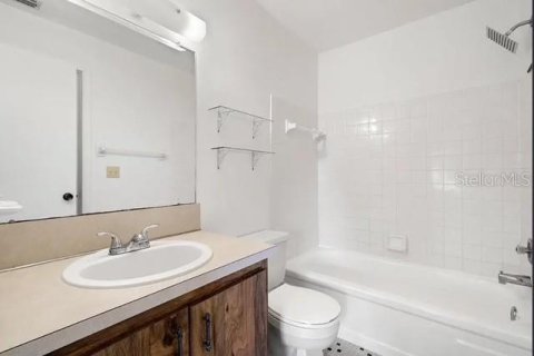 Townhouse in Seminole, Florida 2 bedrooms, 94.3 sq.m. № 1607948 - photo 8