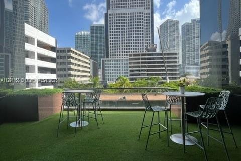 Bureau à Miami, Floride № 460873