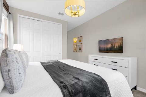 Casa en venta en Kissimmee, Florida, 9 dormitorios, 405.33 m2 № 1908666 - foto 22