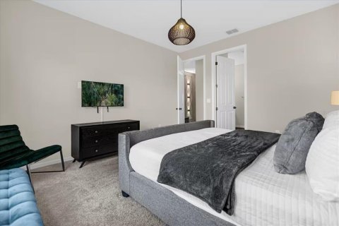 Casa en venta en Kissimmee, Florida, 9 dormitorios, 405.33 m2 № 1908666 - foto 14