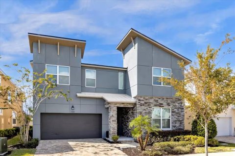 Casa en venta en Kissimmee, Florida, 9 dormitorios, 405.33 m2 № 1908666 - foto 1
