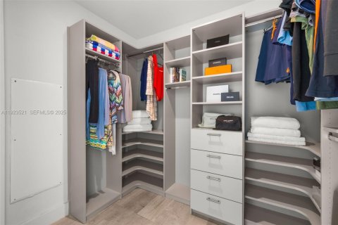 Condo in Miami, Florida, 1 bedroom  № 1991618 - photo 28