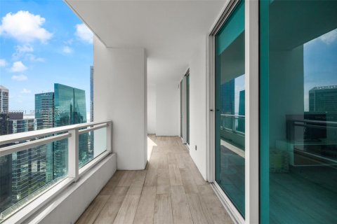 Condo in Miami, Florida, 1 bedroom  № 1991618 - photo 5