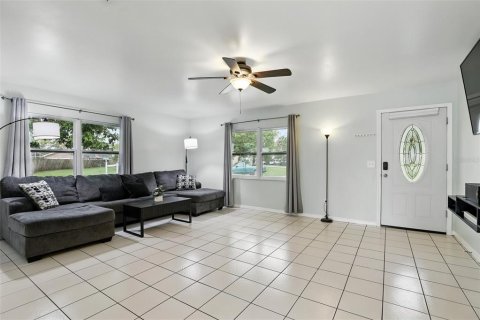 House in Edgewater, Florida 3 bedrooms, 125.42 sq.m. № 1914347 - photo 7