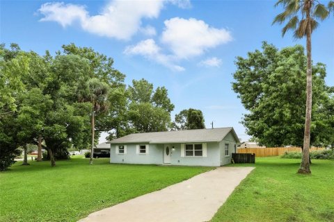 House in Edgewater, Florida 3 bedrooms, 125.42 sq.m. № 1914347 - photo 2