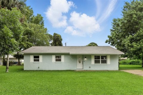 House in Edgewater, Florida 3 bedrooms, 125.42 sq.m. № 1914347 - photo 1