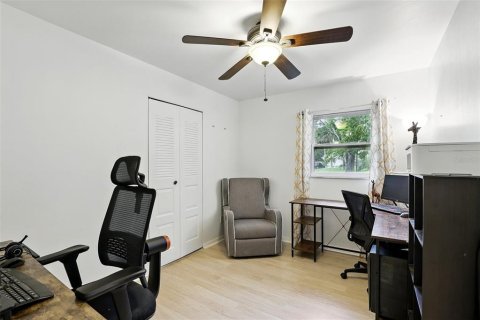 House in Edgewater, Florida 3 bedrooms, 125.42 sq.m. № 1914347 - photo 21