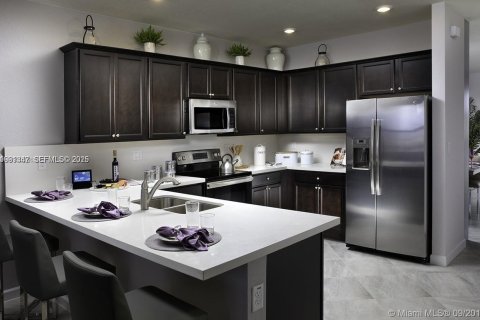 Villa ou maison à vendre à Hialeah, Floride: 4 chambres, 238.85 m2 № 2035633 - photo 5