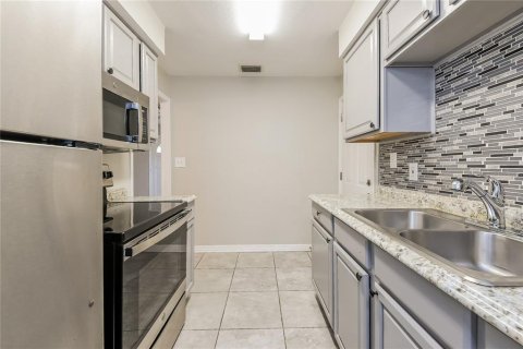 Villa ou maison à louer à Orlando, Floride: 3 chambres, 115.2 m2 № 1842040 - photo 11