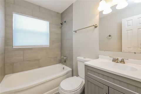Villa ou maison à louer à Orlando, Floride: 3 chambres, 115.2 m2 № 1842040 - photo 2