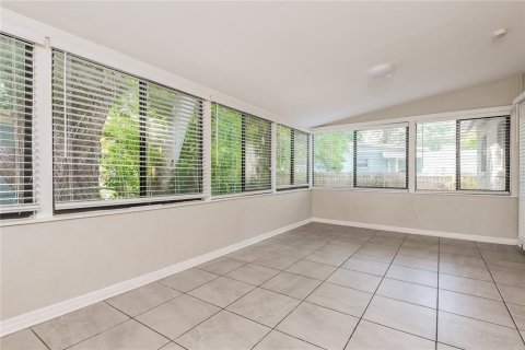 Villa ou maison à louer à Orlando, Floride: 3 chambres, 115.2 m2 № 1842040 - photo 12