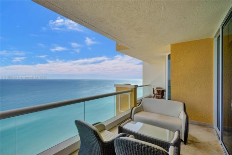 Купить кондоминиум в Санни-Айлс-Бич, Флорида 3 спальни, 205.69м2, № 1957284 - фото 5