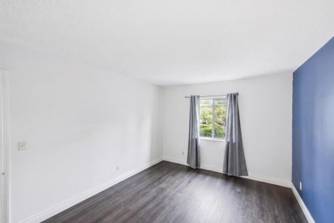 Condominio en venta en Palm City, Florida, 1 dormitorio, 77.11 m2 № 2078293 - foto 18