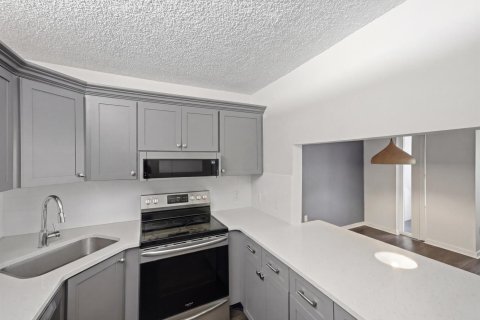 Condominio en venta en Palm City, Florida, 1 dormitorio, 77.11 m2 № 2078293 - foto 11