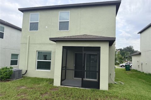 House in Zephyrhills, Florida 4 bedrooms, 163.88 sq.m. № 2220631 - photo 4