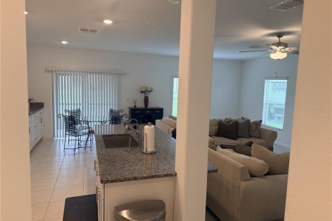 House in Zephyrhills, Florida 4 bedrooms, 163.88 sq.m. № 2220631 - photo 12