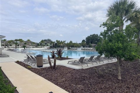 House in Zephyrhills, Florida 4 bedrooms, 163.88 sq.m. № 2220631 - photo 22