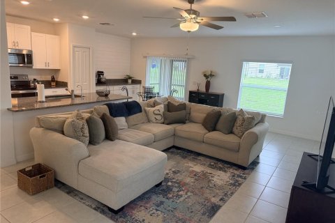 House in Zephyrhills, Florida 4 bedrooms, 163.88 sq.m. № 2220631 - photo 8