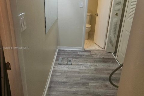 Condominio en venta en Plantation, Florida, 1 dormitorio, 87.33 m2 № 1888003 - foto 12