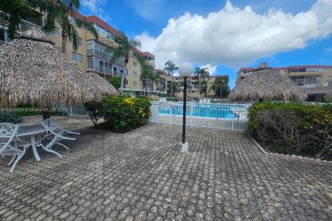Condominio en venta en Plantation, Florida, 1 dormitorio, 87.33 m2 № 1888003 - foto 24