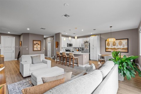 Townhouse in Homestead, Florida 4 bedrooms, 183.95 sq.m. № 2060390 - photo 8