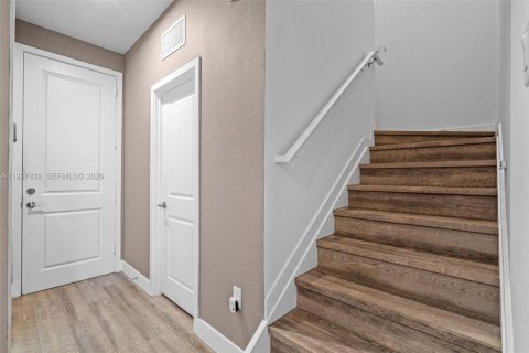 Townhouse in Homestead, Florida 4 bedrooms, 183.95 sq.m. № 2060390 - photo 17